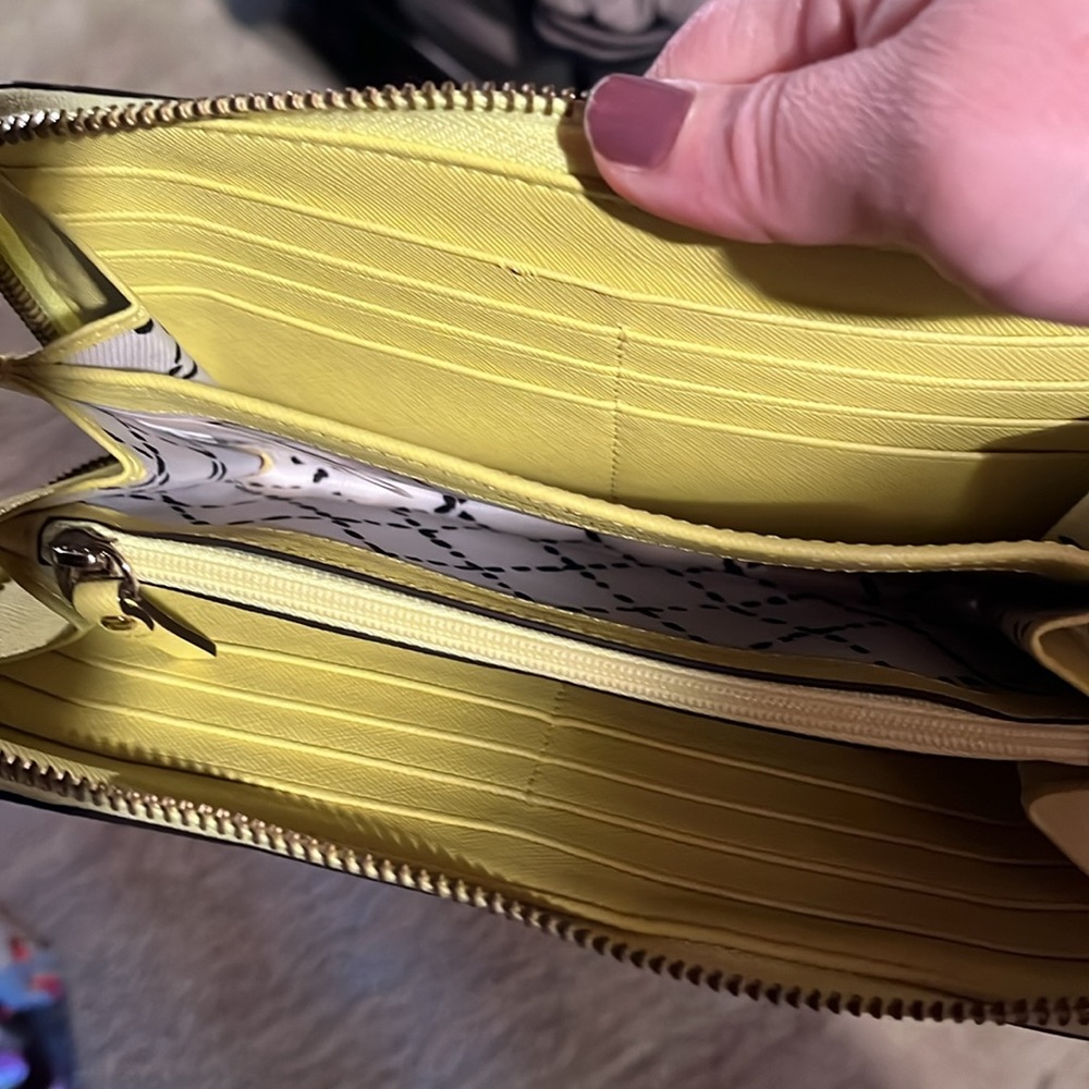 Kate Spade - Picture 2 of 3